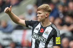 霍尔:错过联赛杯决赛去做手术是值得的,我对未来有更大期望