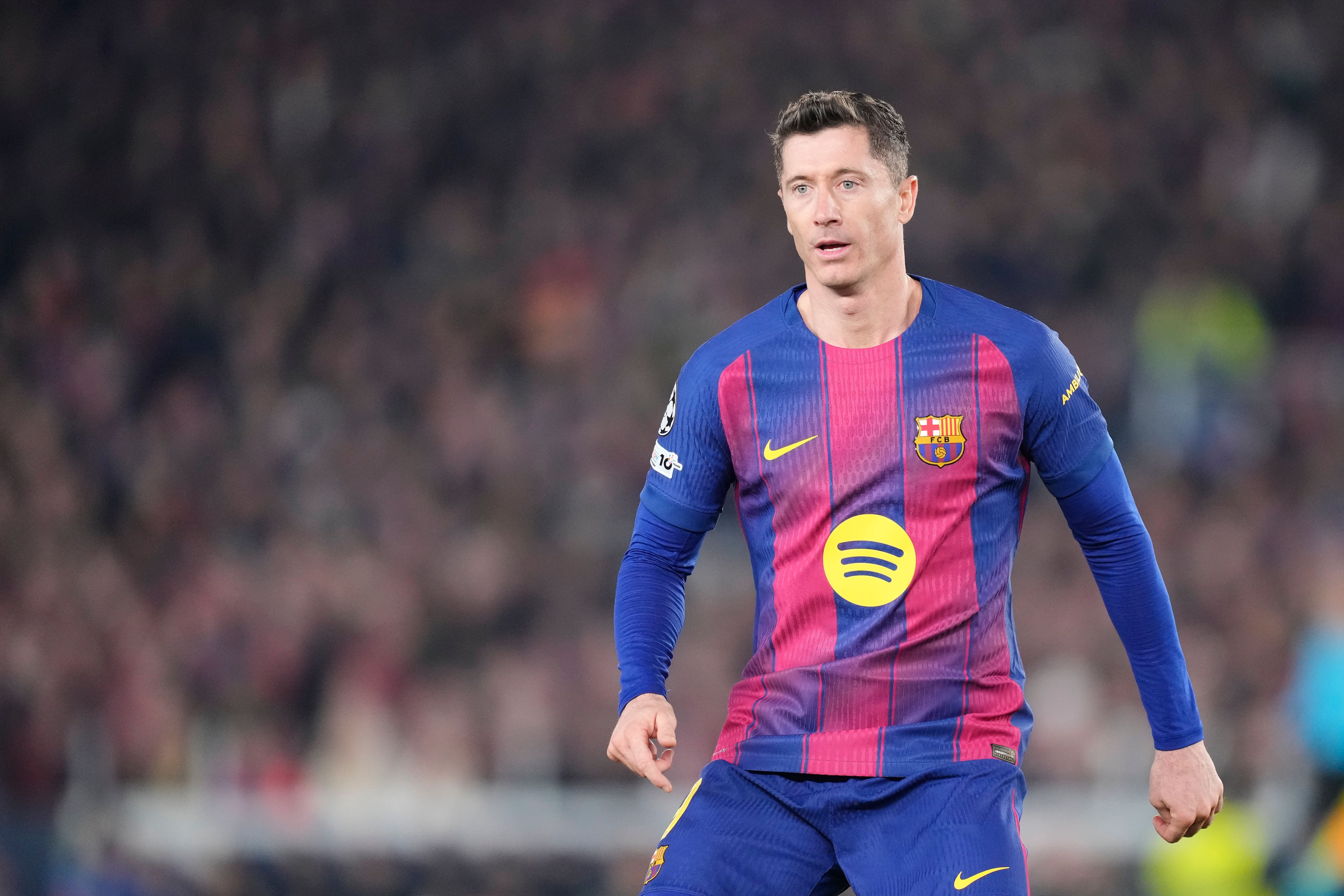 bob官网-罗马诺:莱万很快决定俱乐部和国家队未来,巴萨提供1年合同+降薪